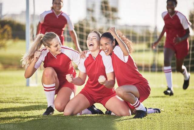美记：维金斯字母热巴下赛季占1.4亿空间 热火挽留鲍威尔难度增加